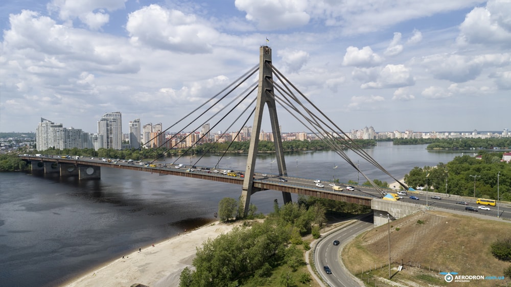  с квадрокоптера (дрона)